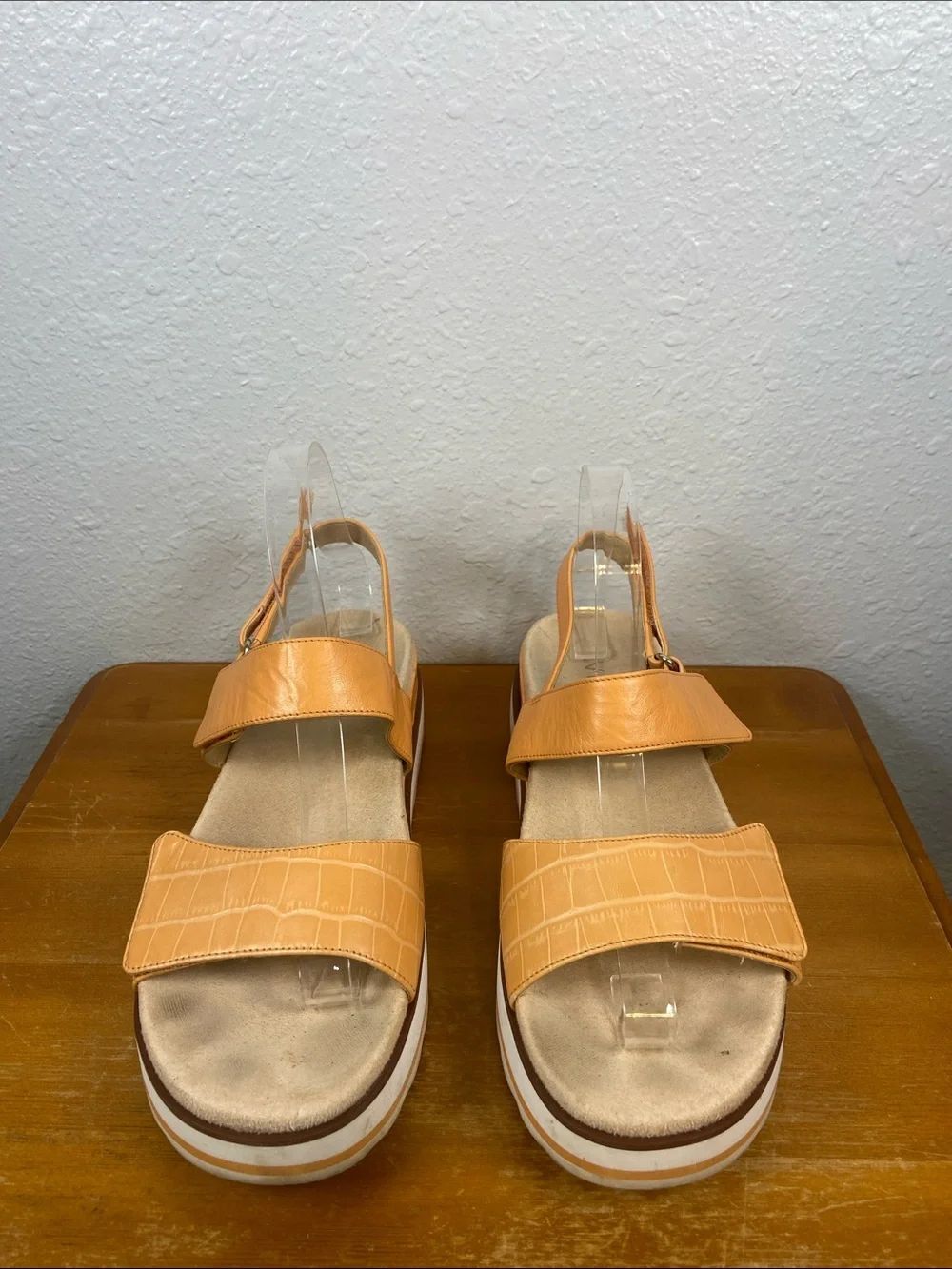 Vionic Orange Brielle Croco Crocodile Print Espadrilles Sandals Size 8